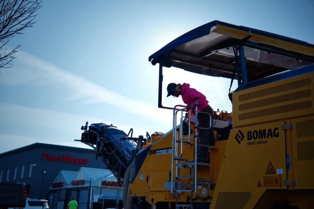 Milling. Fred Meyers 2.2025 #2