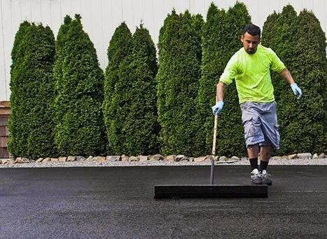 asphalt driveway sealcoating